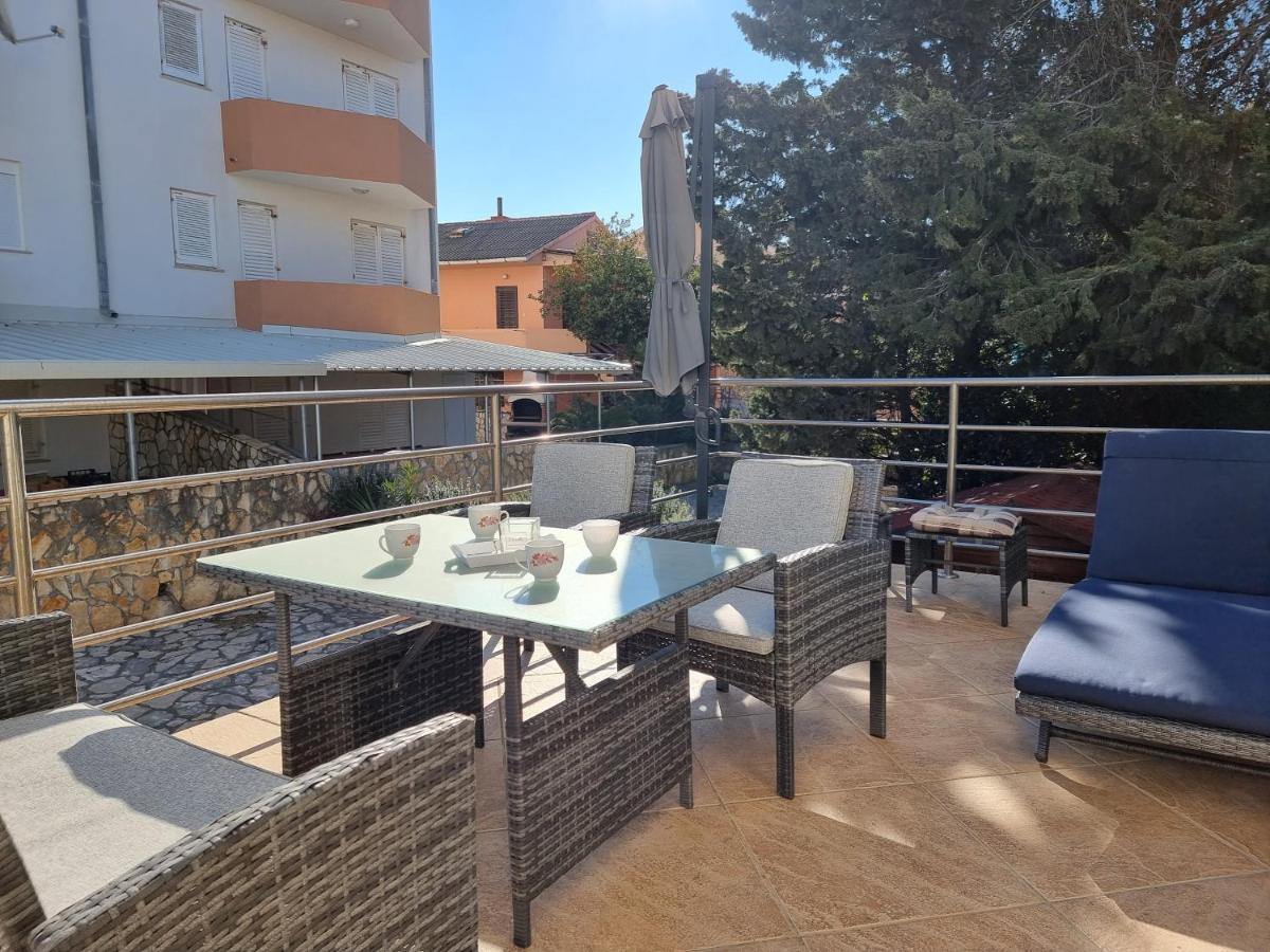 Apartment Aqua Near The City Beach Novalja Εξωτερικό φωτογραφία