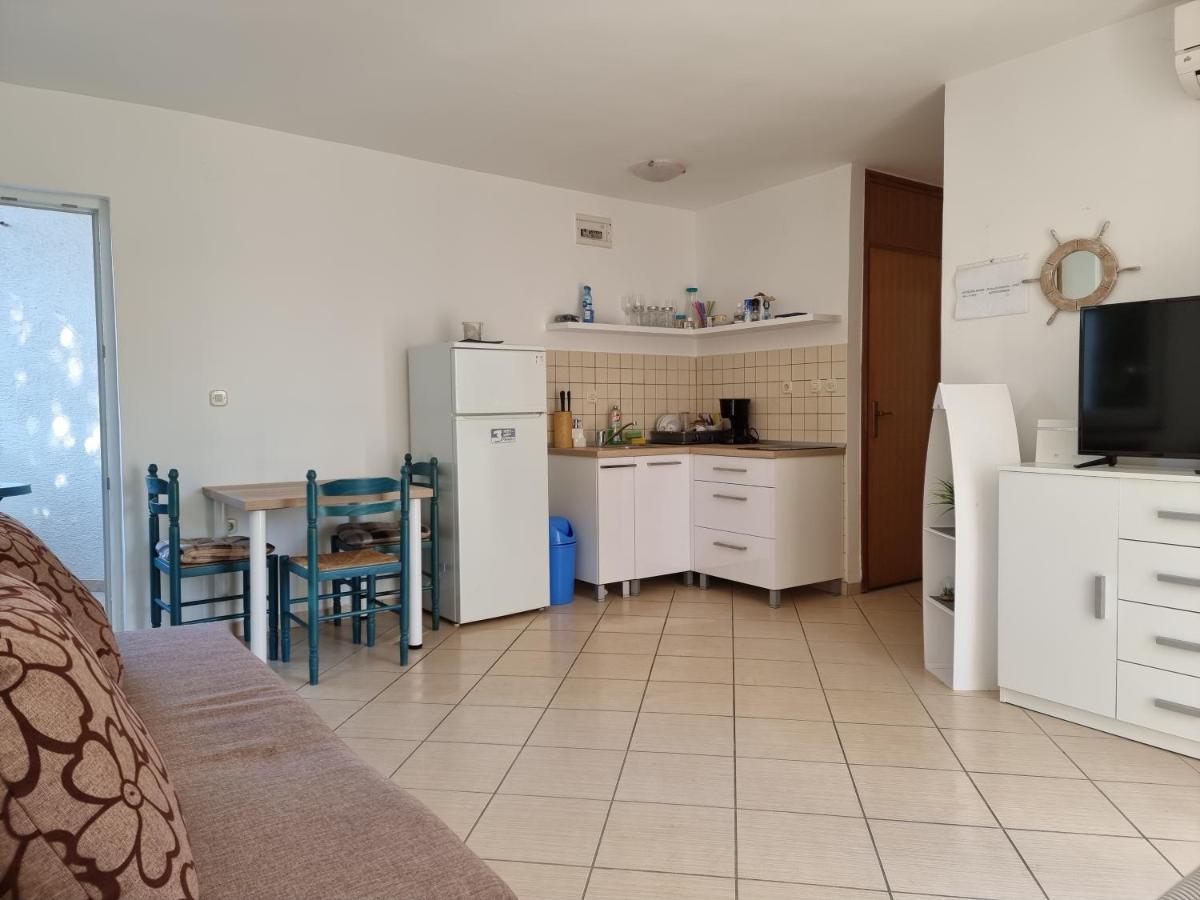Apartment Aqua Near The City Beach Novalja Εξωτερικό φωτογραφία