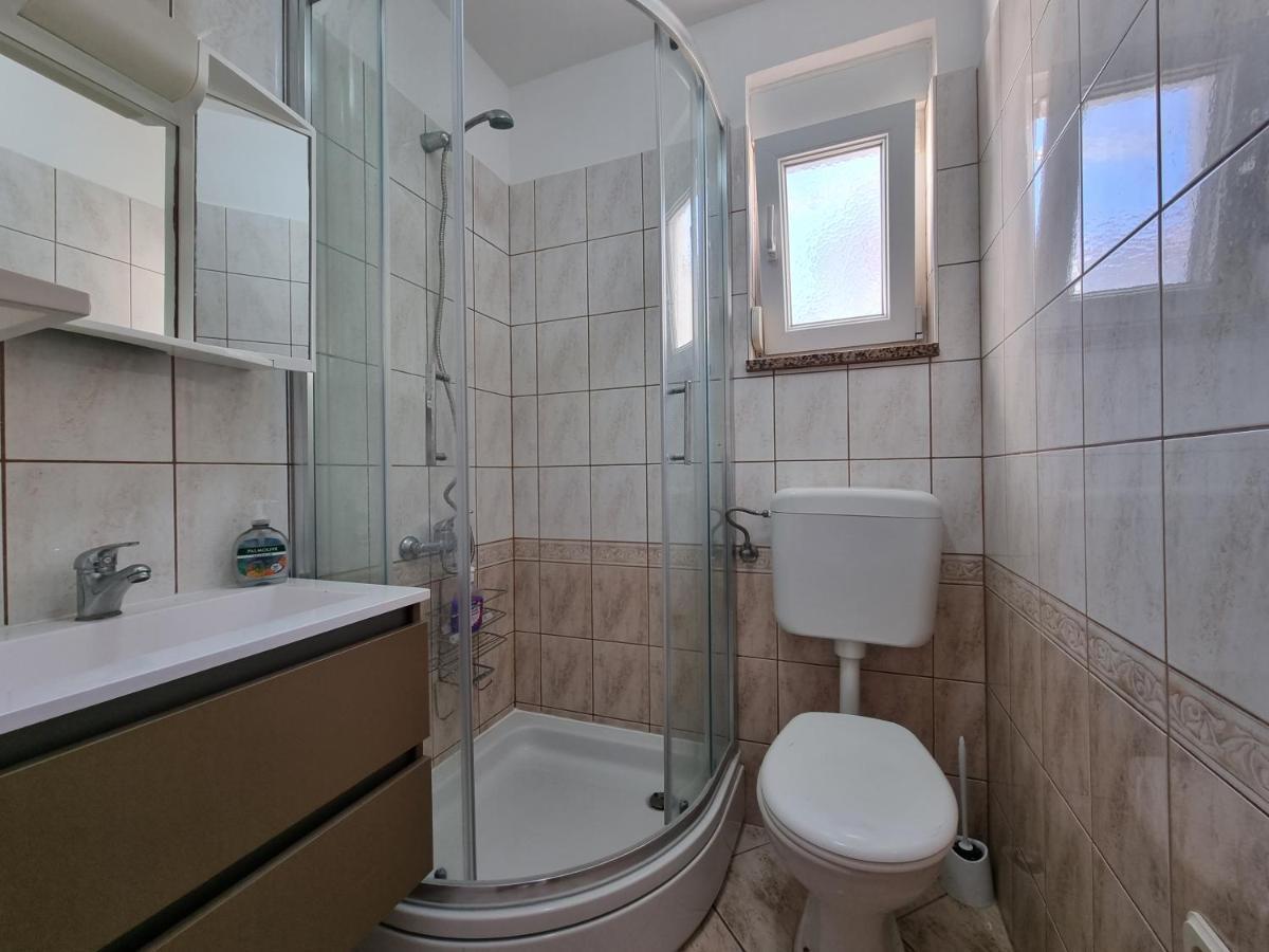 Apartment Aqua Near The City Beach Novalja Εξωτερικό φωτογραφία